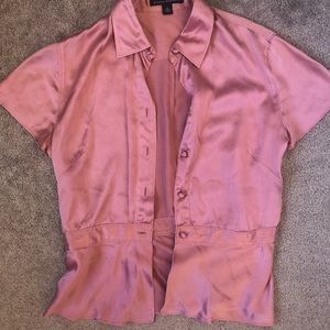 Banana Republic 100% silk blouse 🌸